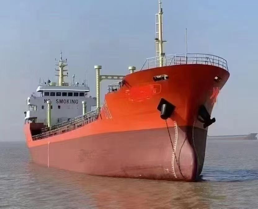 低价出售3400吨双壳油船  建造年月：2005年 参考载重吨：3400吨