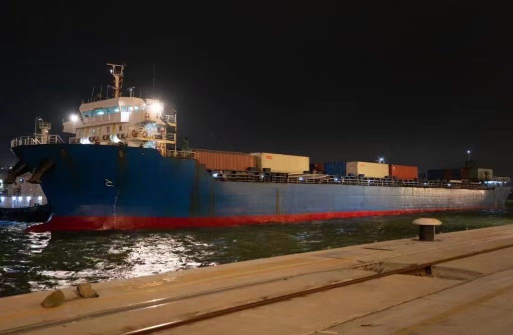 出售：20500吨前驾驶集装箱船 装载标箱：1216 TEU 建造年份：2019年 建造地址：中国 安徽