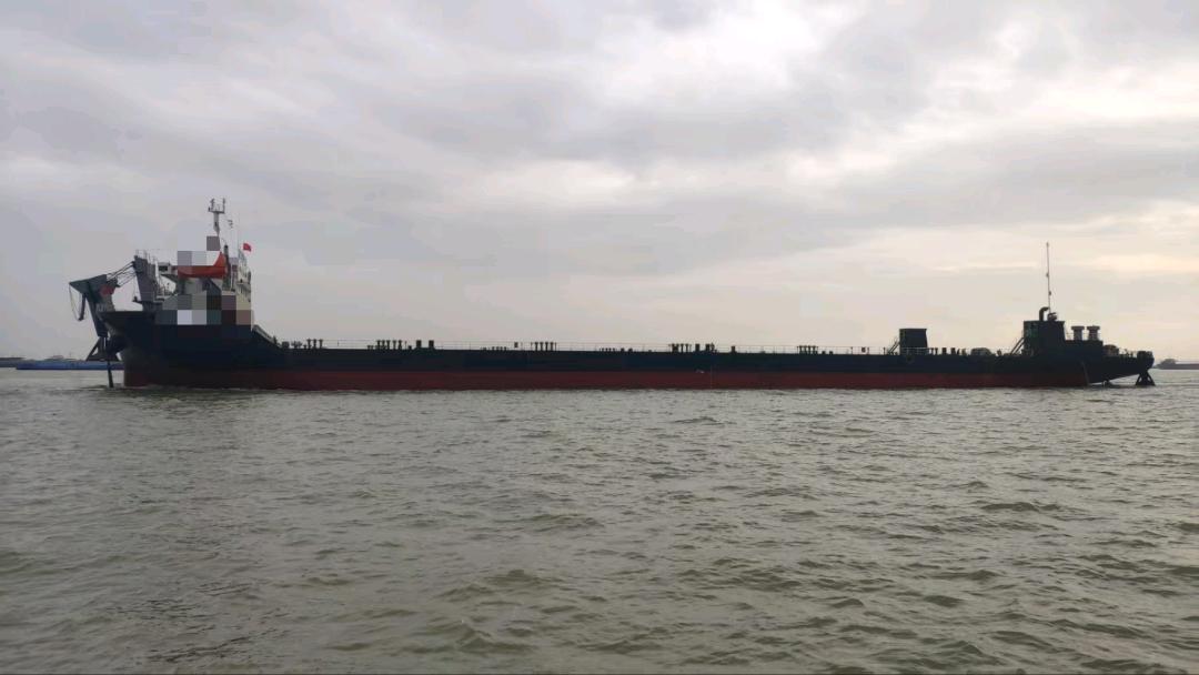 出售13500吨前驾驶甲板驳Sell 13,500 tons of front pilot deck barge