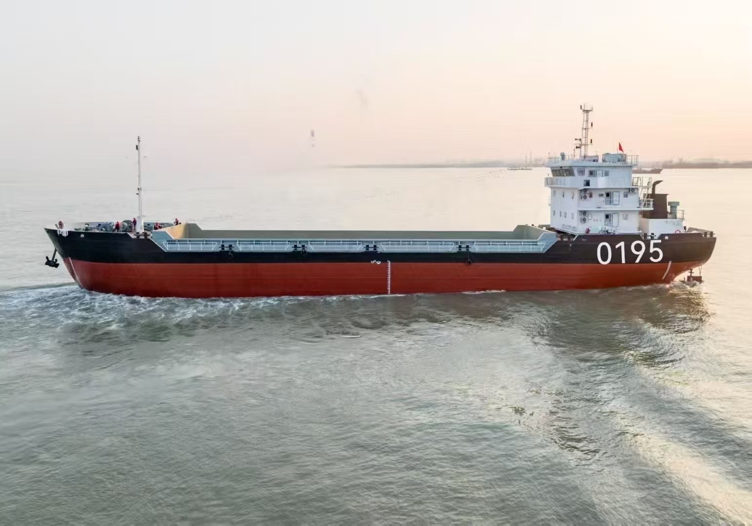 出售2025年造沿海3600方4500吨开体泥驳