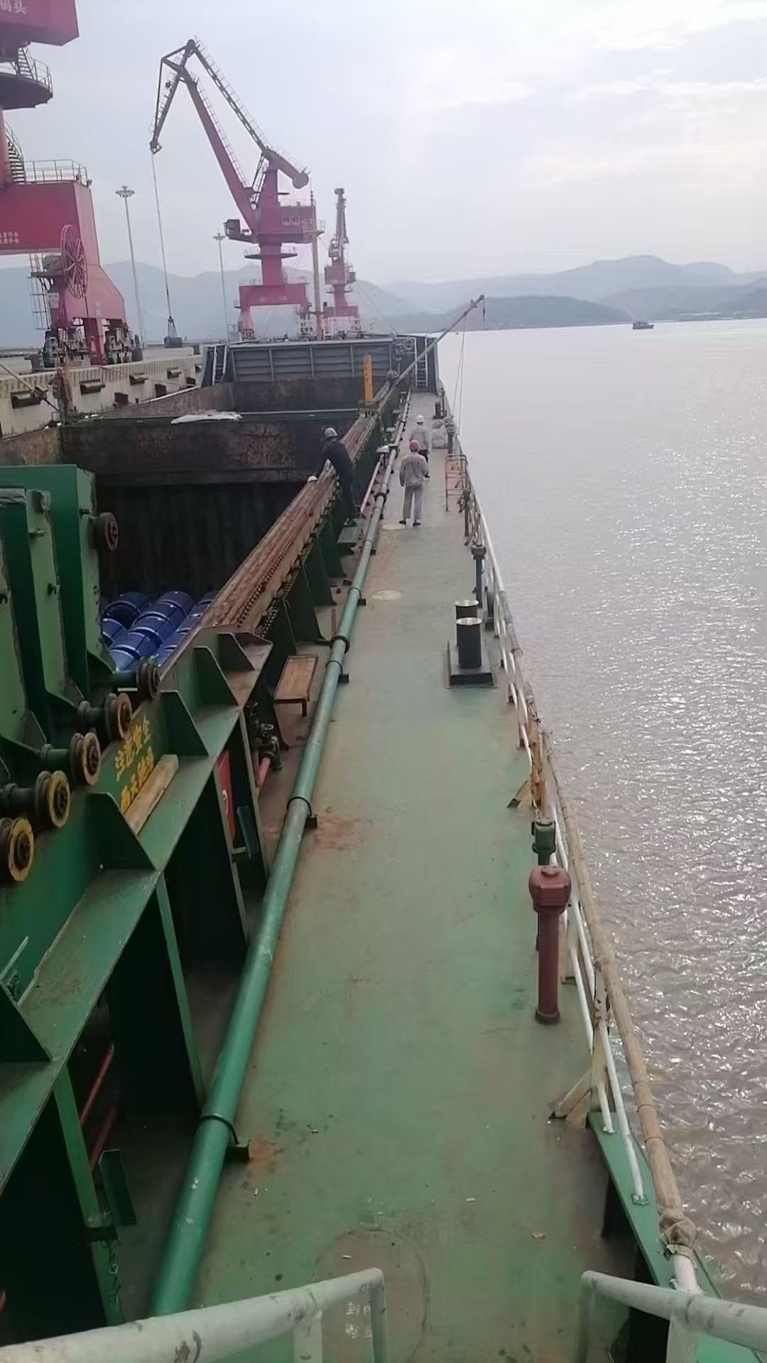 出售5200吨散货船