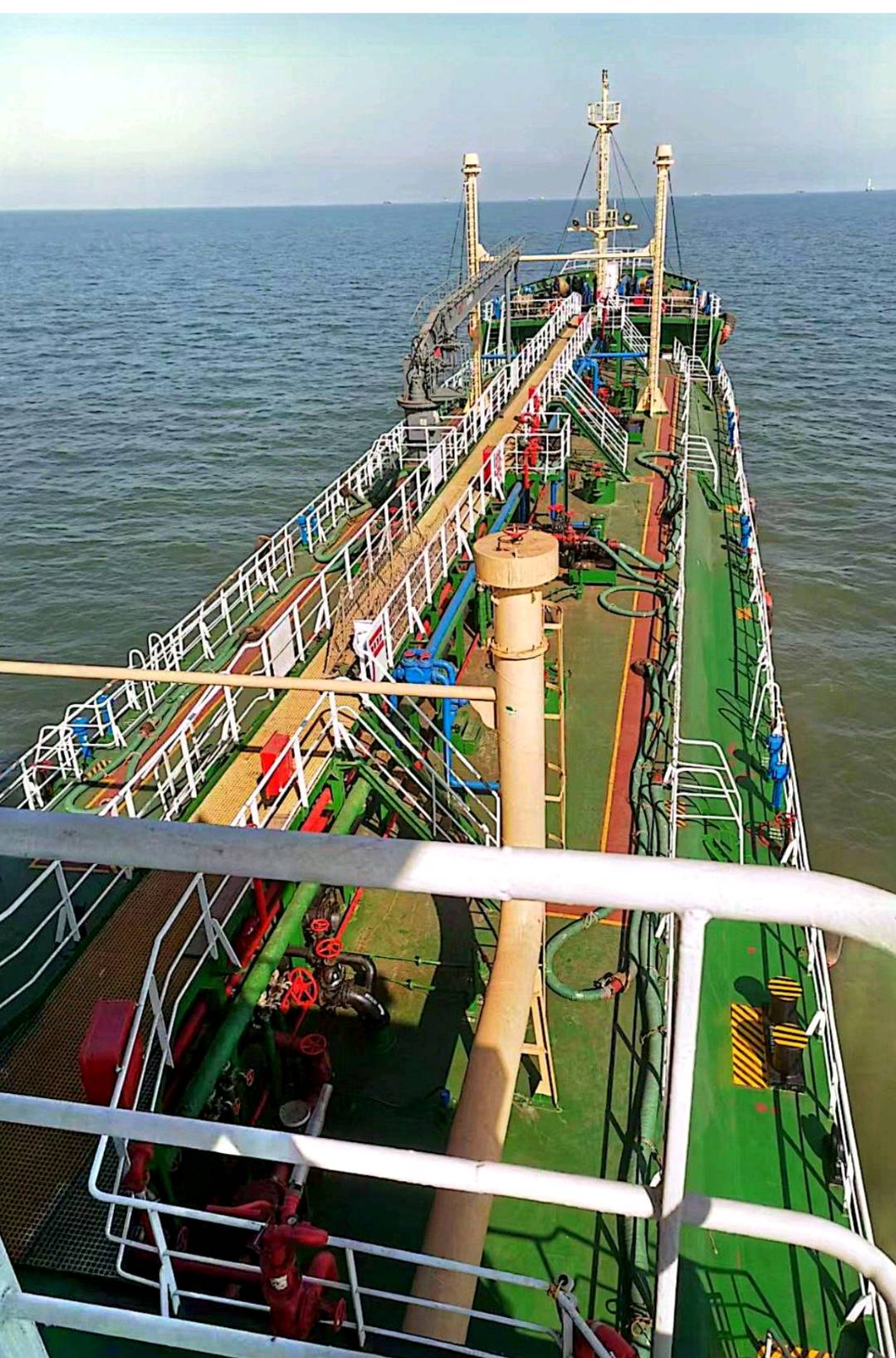 出售4260吨一级油船Sell 4260-ton first-class oil tanker