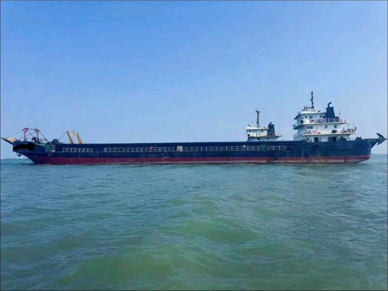 出售3500吨后驾甲板驳