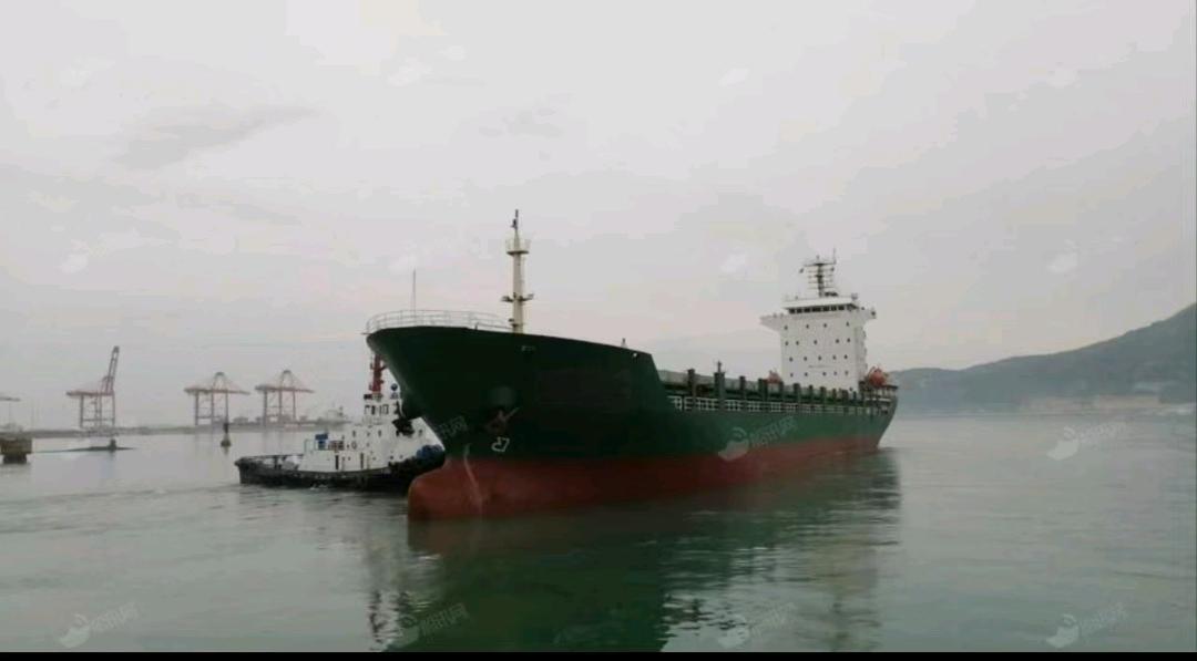 出售720TEU集装箱船Sell 720TEU container ship