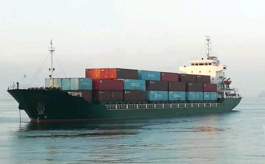 出售558TEU集装箱船Sell 558TEU container ship