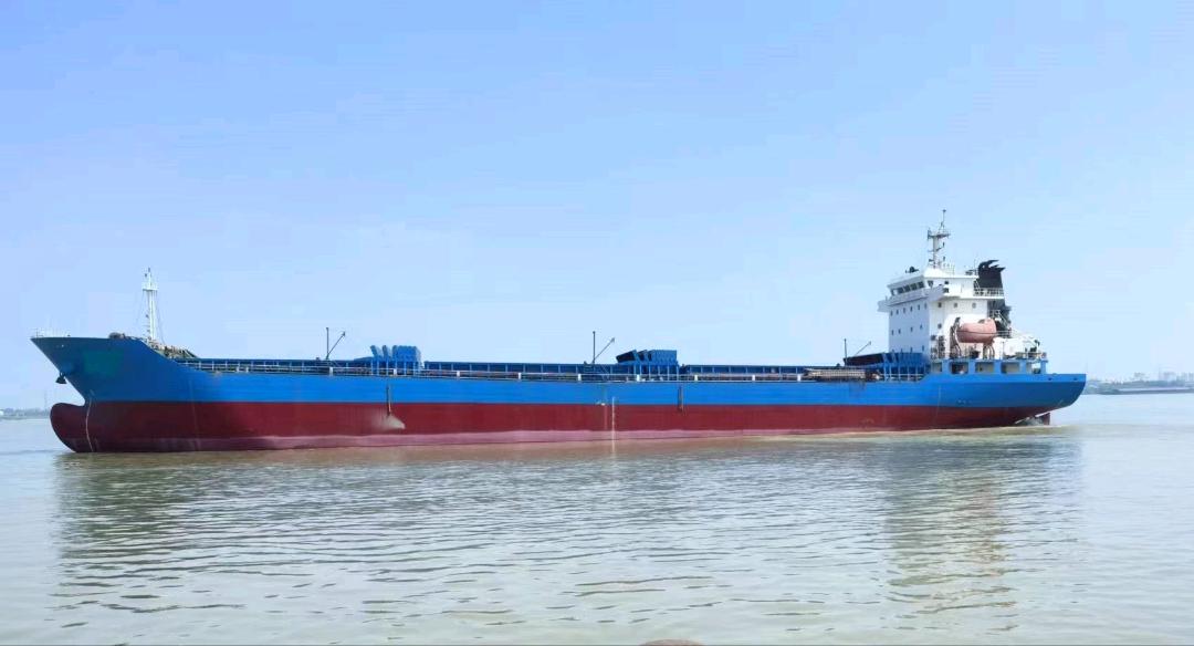 出售12000吨散货船Sell 12,000-ton bulk carrier