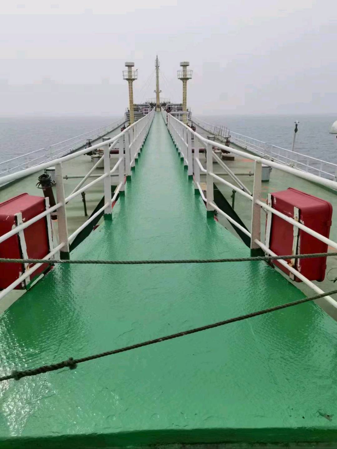 出售7100吨成品油船Sell 7,100-ton finished oil tanker
