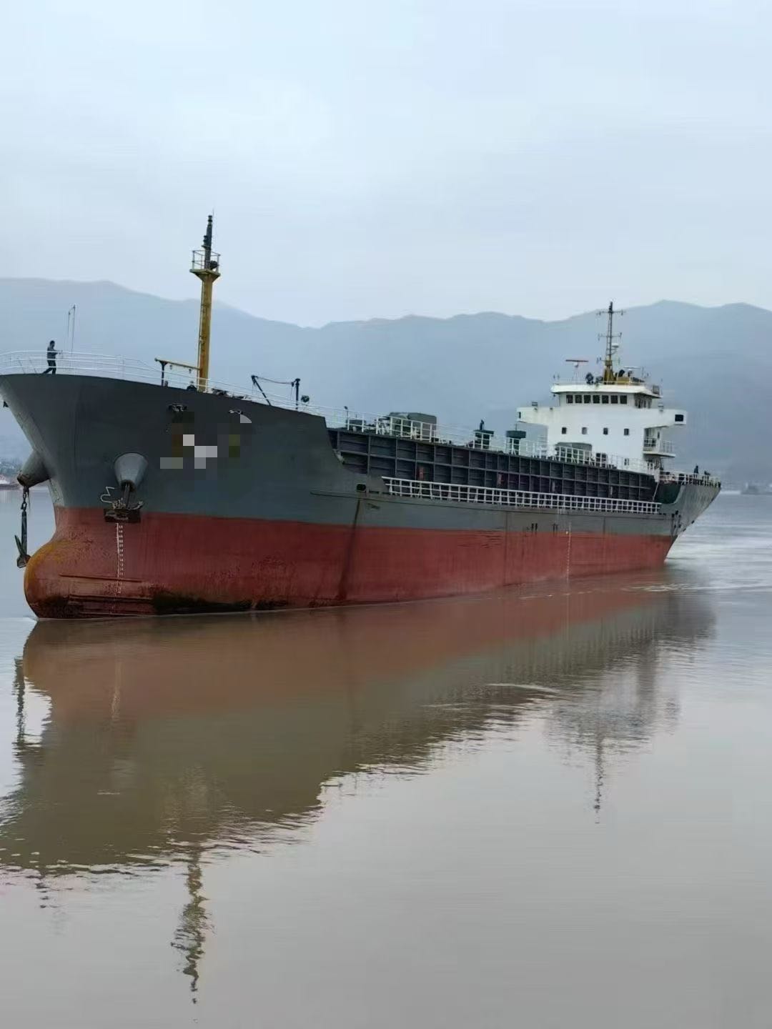 出售：3860吨运散水泥船 建造年份：2009年 建造地址：中国