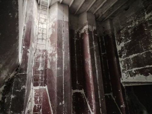 出售：3860吨运散水泥船 建造年份：2009年 建造地址：中国图6