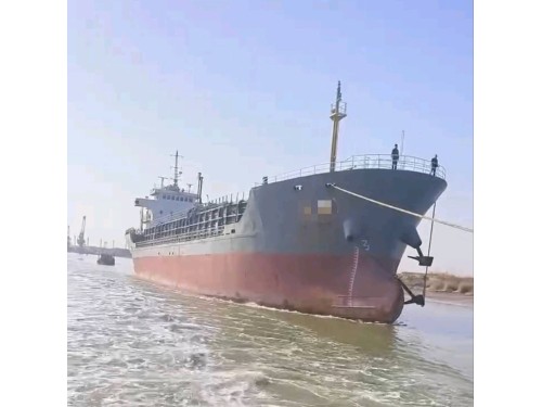 出售3700吨散装水泥船Sell 3,700 tons of bulk cement ships图1