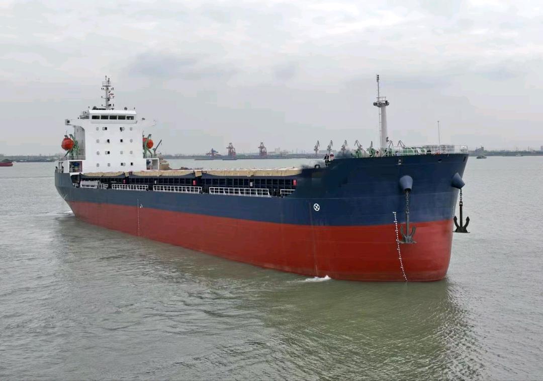 出售14000吨多用途船Sell 14,000-ton multi-purpose ship