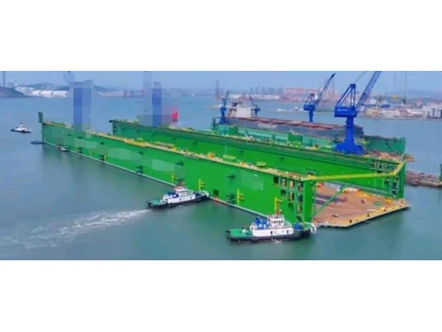 参考载货量7000吨浮船坞船图1