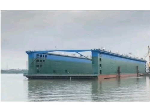 参考载货量7000吨浮船坞船图2