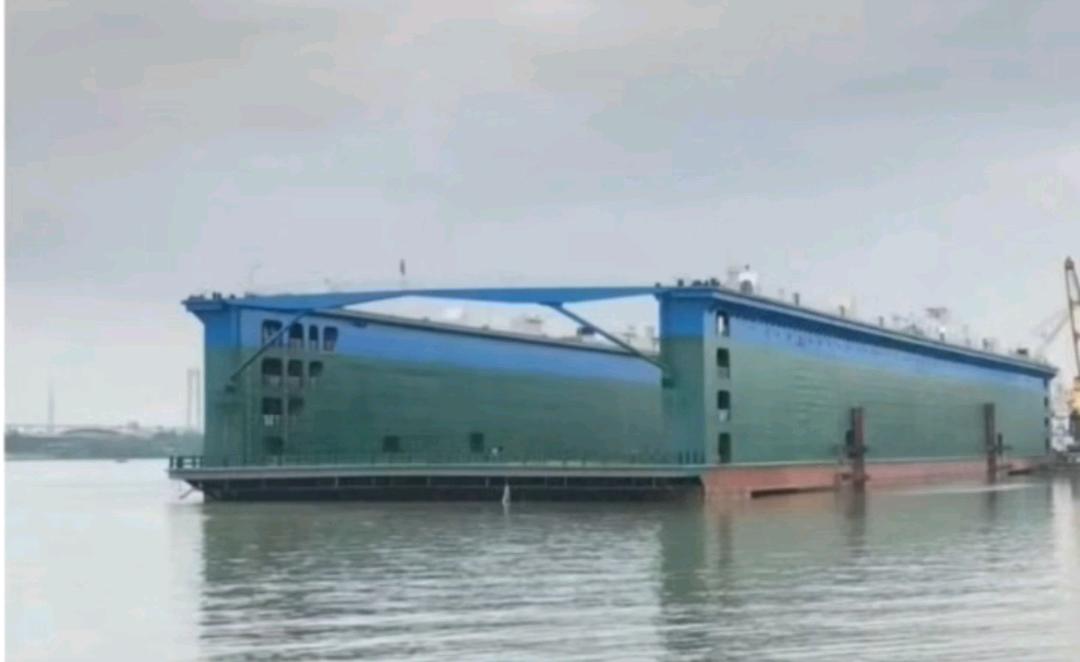 参考载货量7000吨浮船坞船 - 图片 2