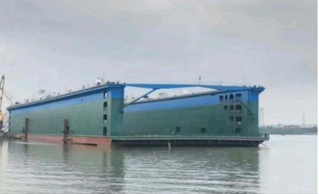 参考载货量7000吨浮船坞船 - 图片 3