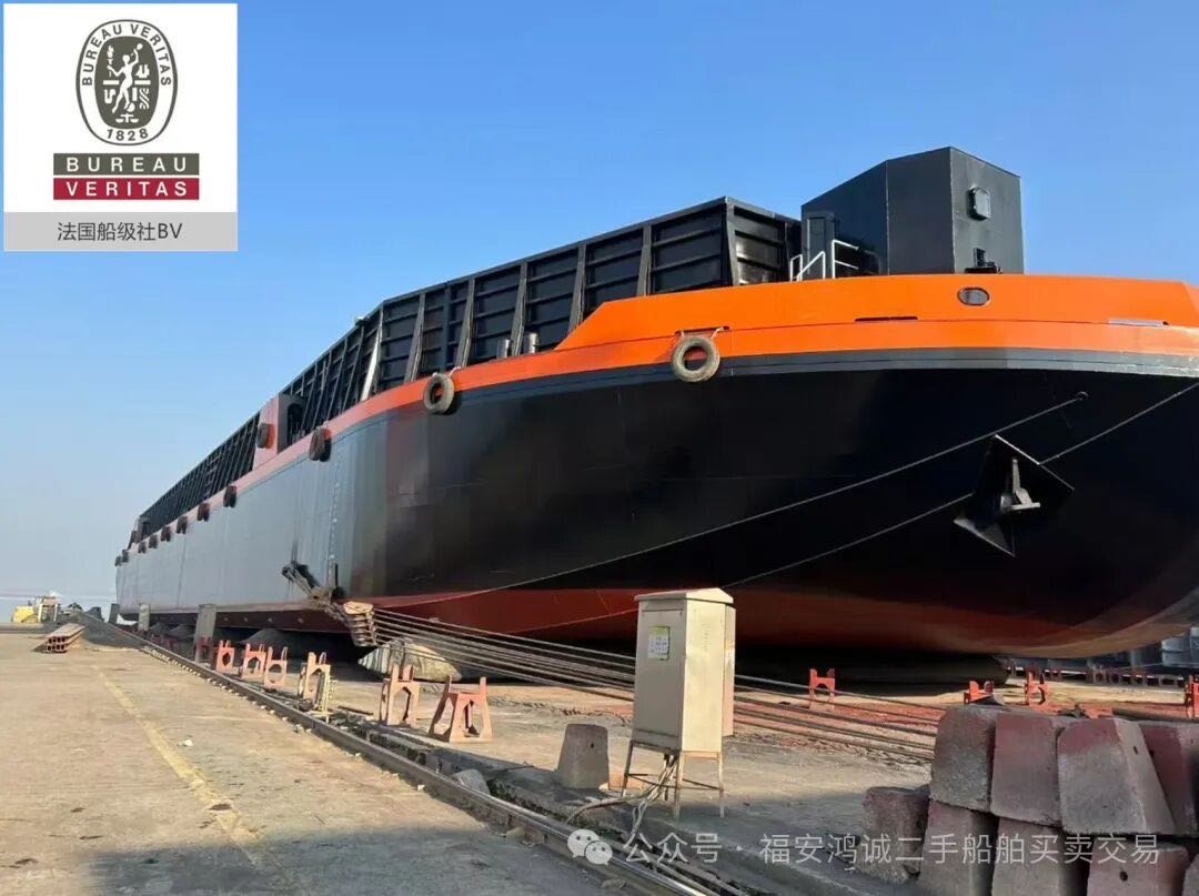 出售10000吨 无动力甲板驳船 10,000-ton deck barge for sale 建造年份：2025年