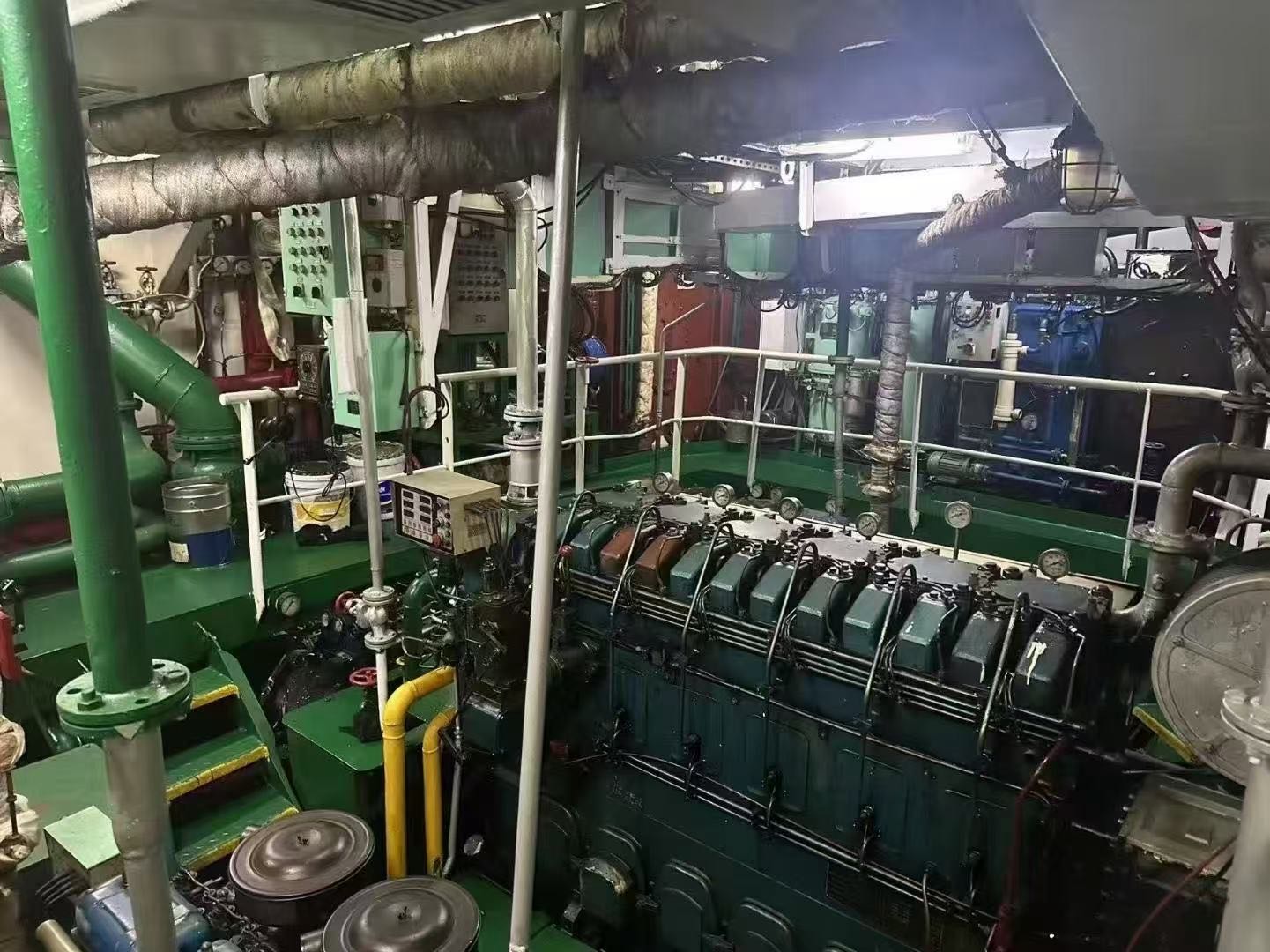 低价出售：1000吨双壳加温油船 建造年份：2010年 建造地址：中国