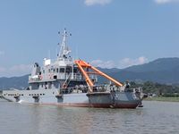 出售2400马力锚艇