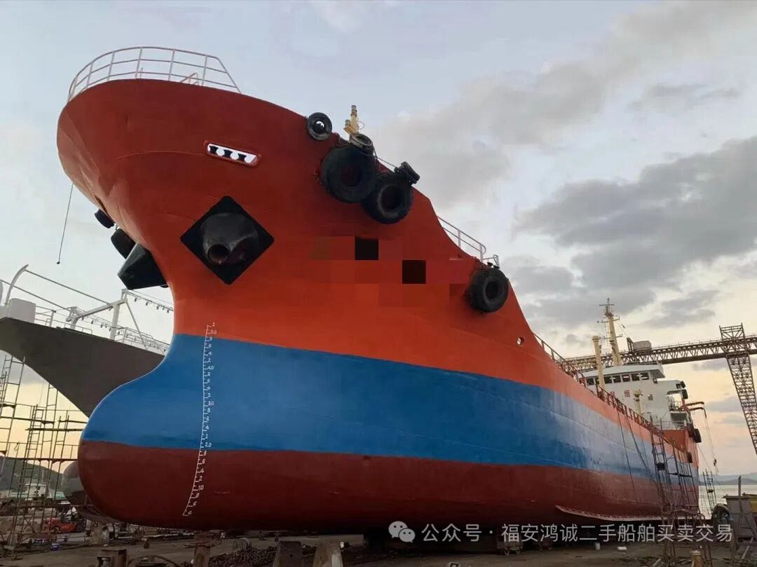 低价出售2600吨双壳油船
