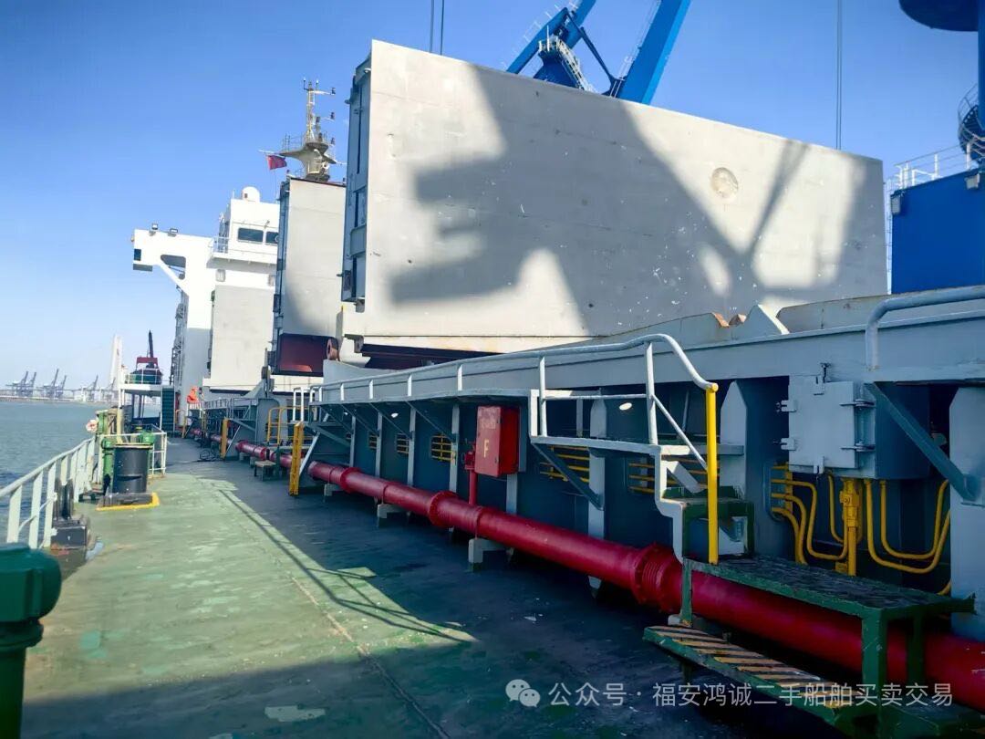 出售：26500吨外贸散货船 *巴拿马国际船舶* 建造年份：2011年 建造地址：中国