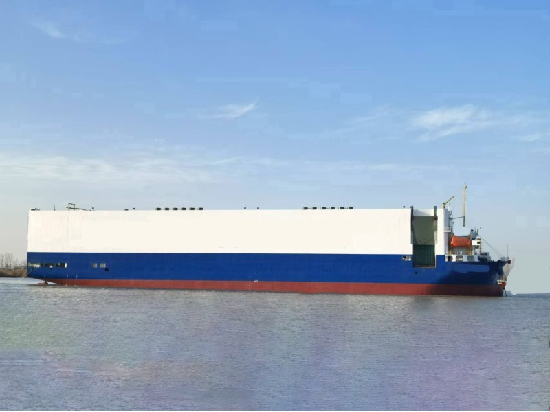 出售2022年江苏造10000吨2200辆小车滚装船