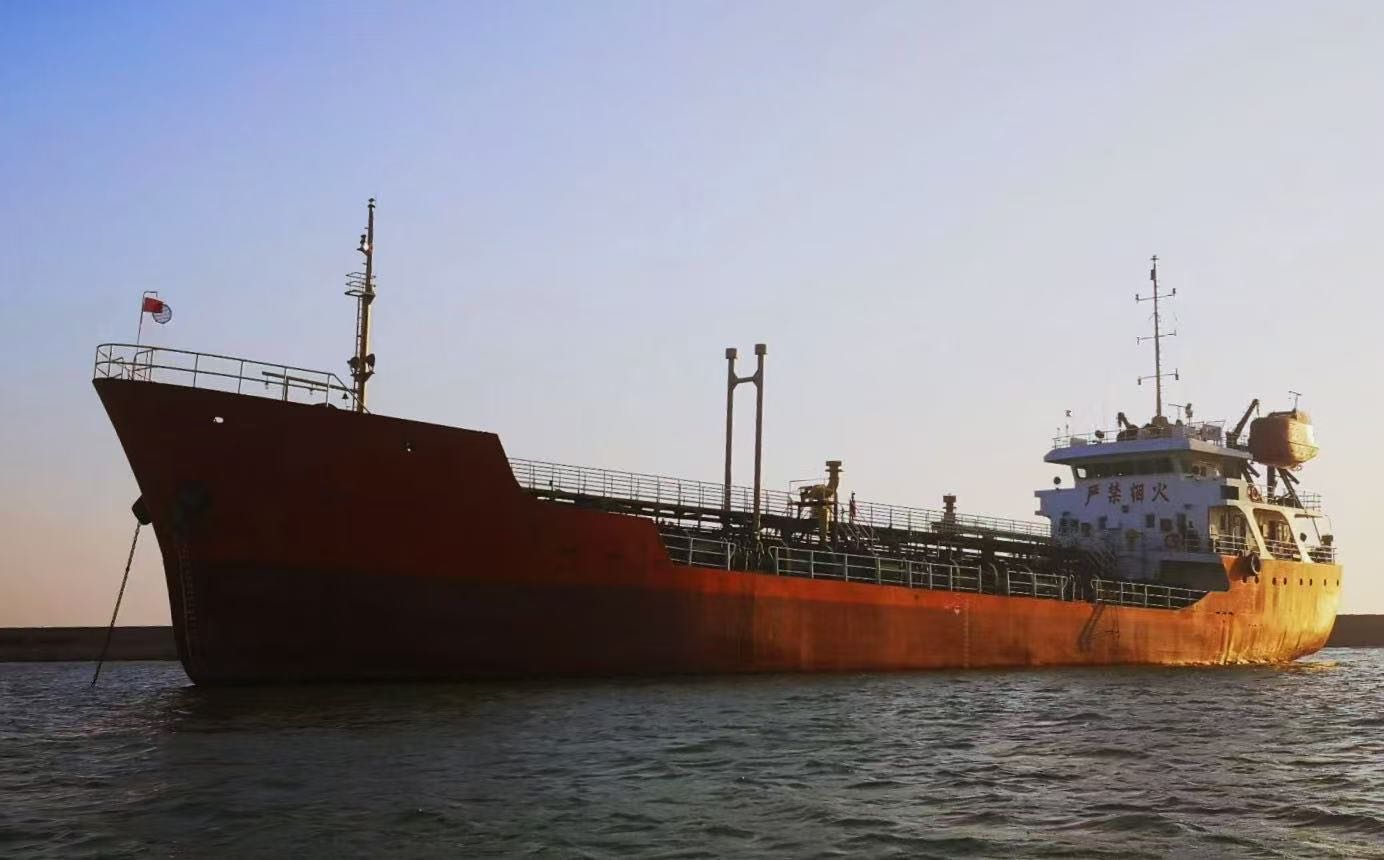 低价出售：1700吨双壳化学品油船 建造年份：2009年12月