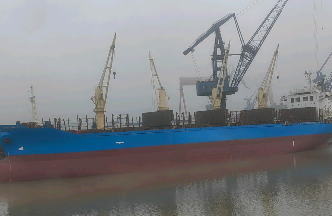 出售35000吨散货船Sell 35,000-ton bulk carriers