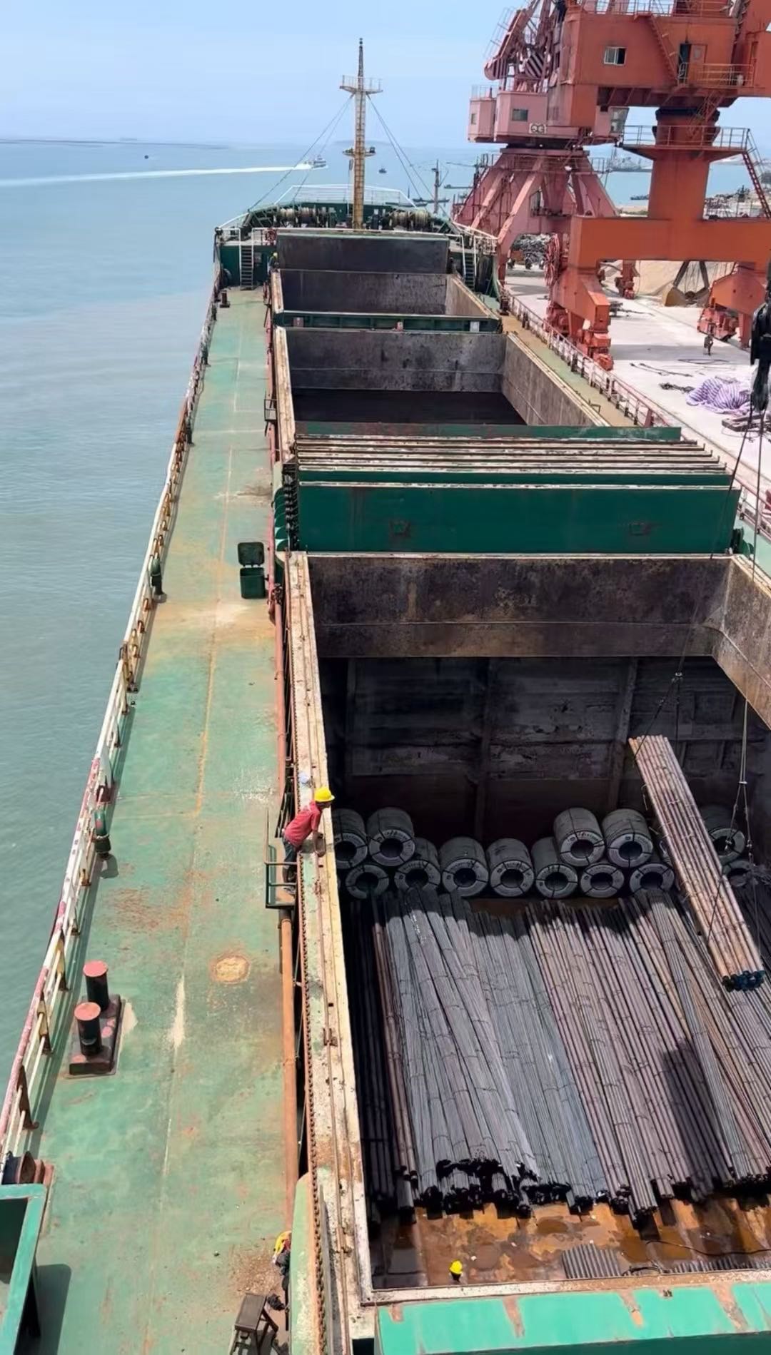 低价出售：9880吨双壳散货船 建造年份：2008年12月 建造地址：中国