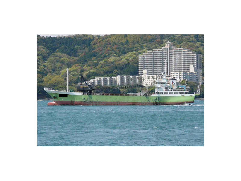 日本建造的1400T  沿海  散货船 （自带吊机）