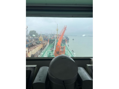 求购200-500吨10年左右船龄ccs图1