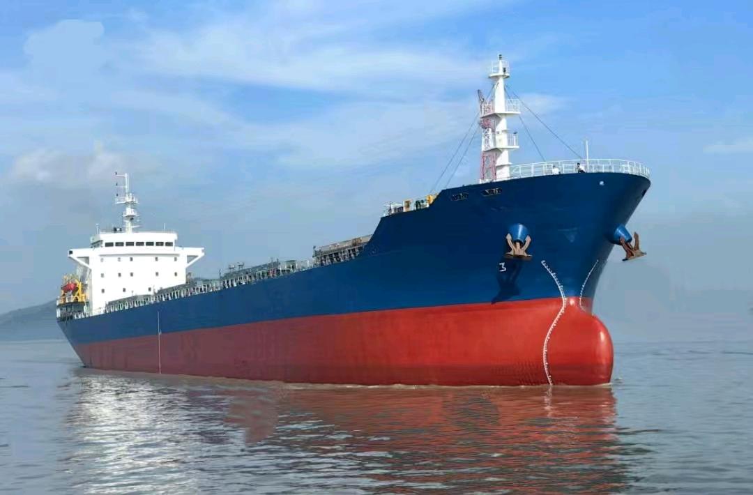 出售48000吨散货船Sell 48,000-ton bulk carriers