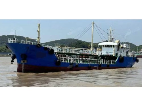 售:2010年560吨沿海油船图1