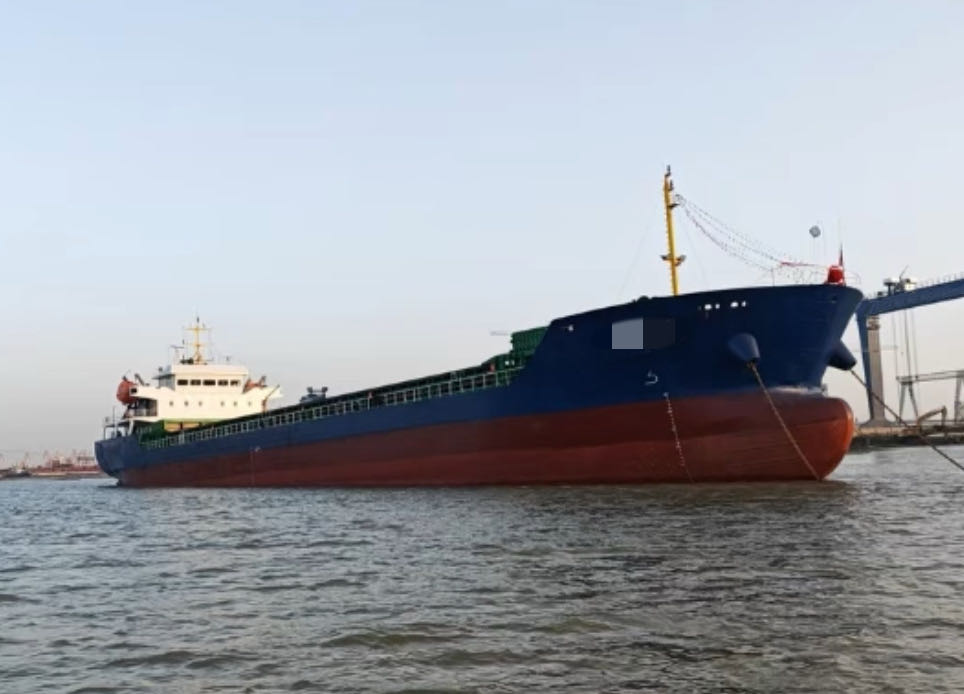 出售：7500吨双壳散货船 建造年份：2025年 建造地址：中国