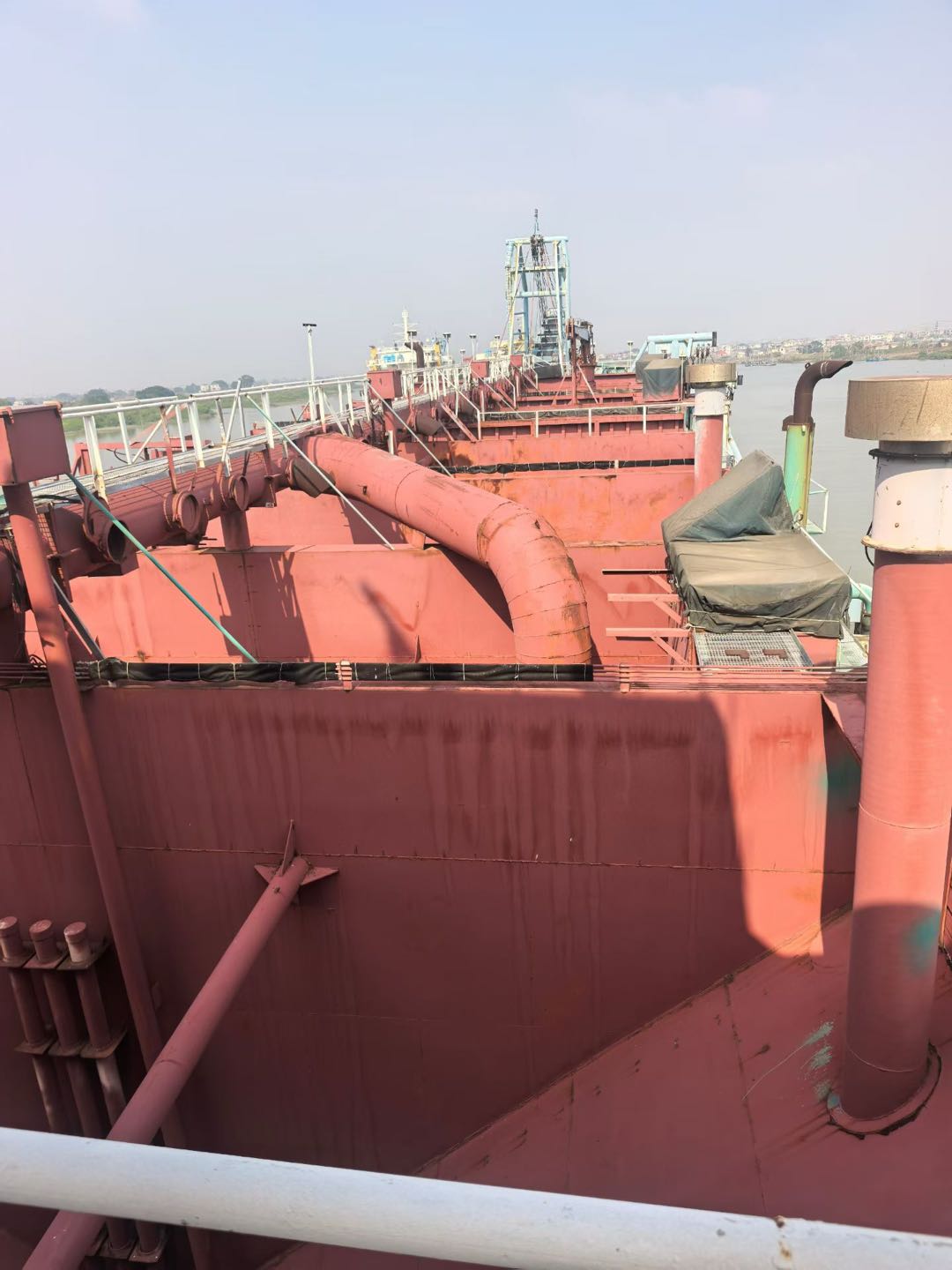 出售｜沿海自吸自卸砂船  船舶类型：沿海自吸自卸砂船 建造信息：2020闽造 原厂全新 零使用记录 证书吨位：5200吨（载重） 实际载重：7000吨