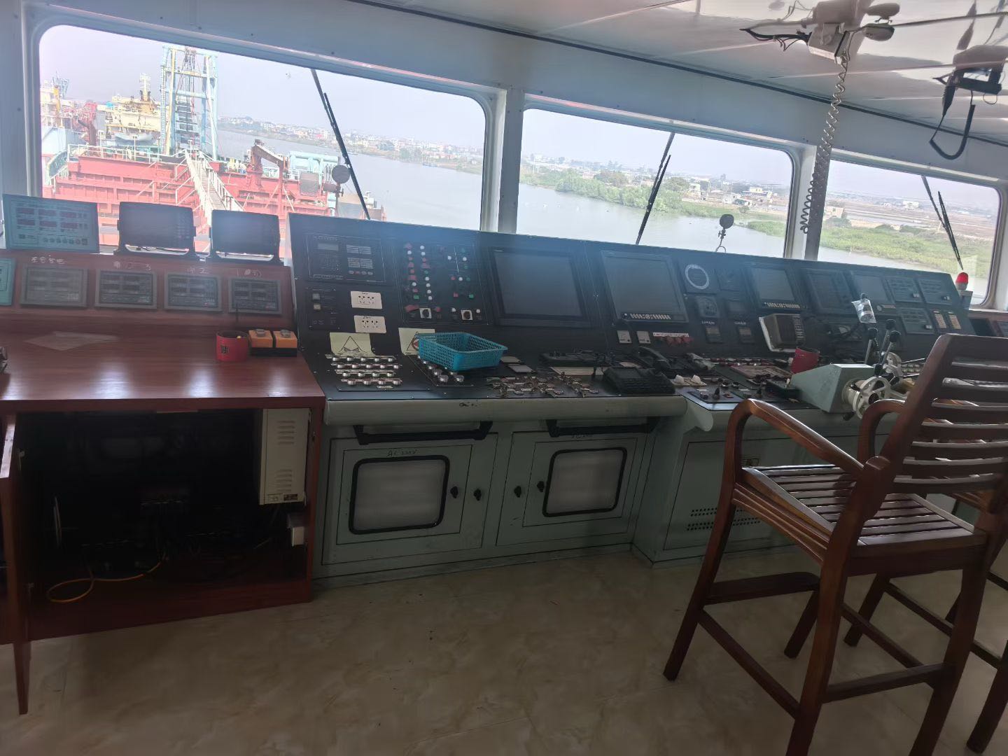 出售｜沿海自吸自卸砂船  船舶类型：沿海自吸自卸砂船 建造信息：2020闽造 原厂全新 零使用记录 证书吨位：5200吨（载重） 实际载重：7000吨