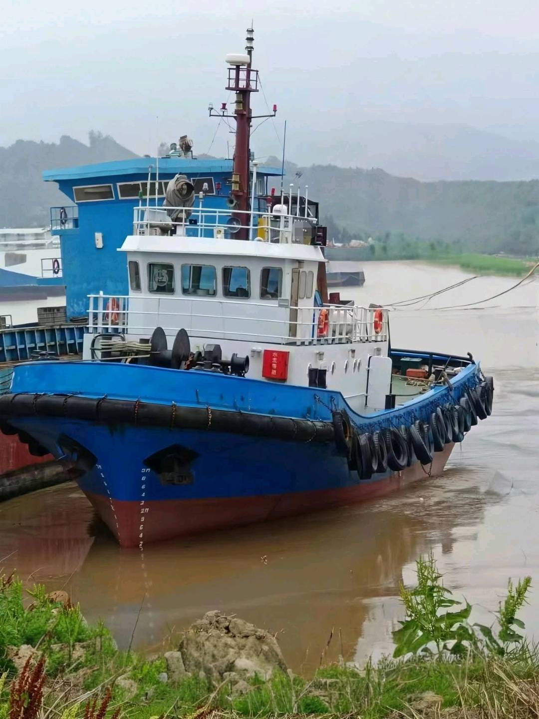 出售1800马力拖船