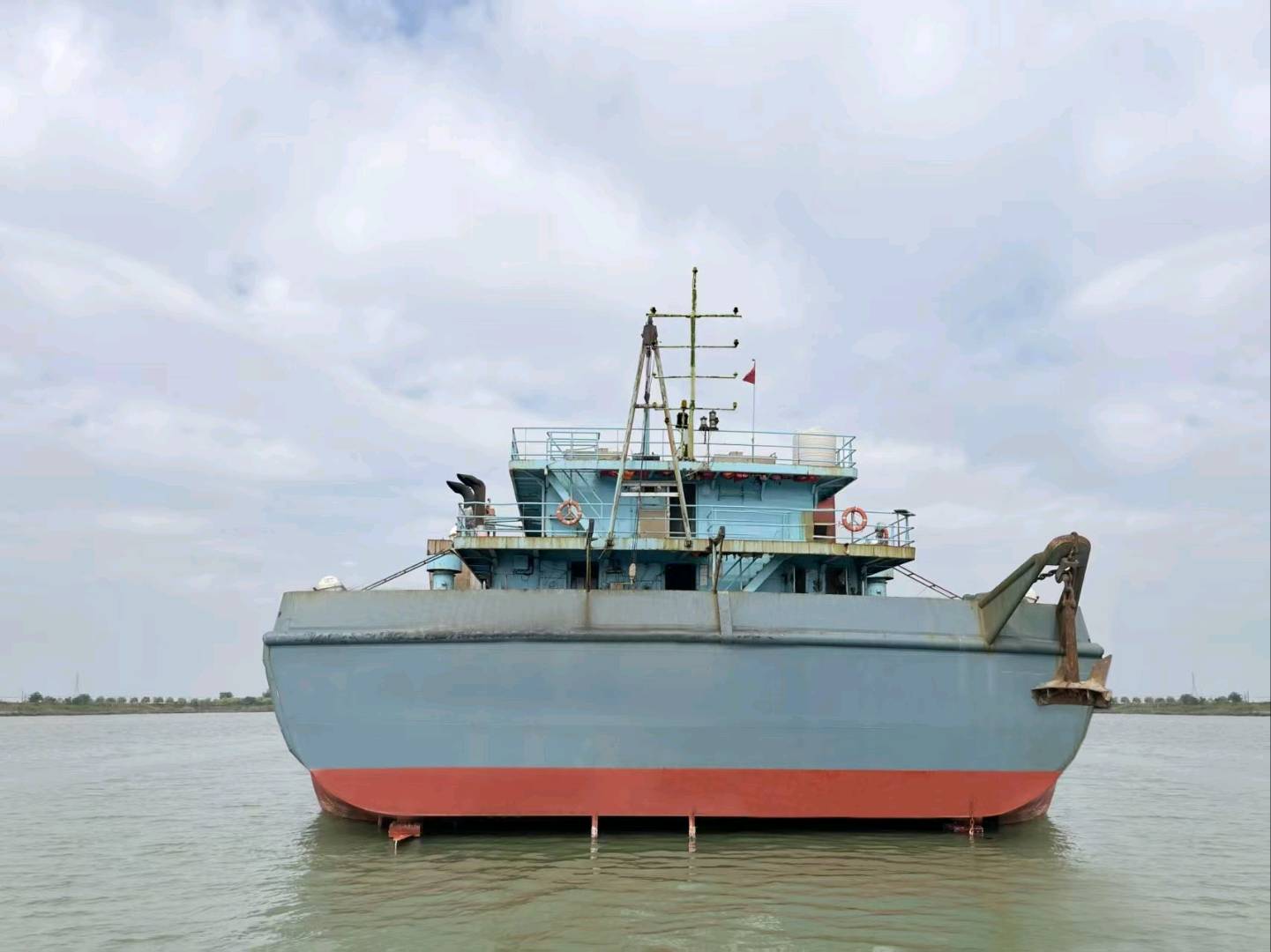 出售9000吨自卸砂船