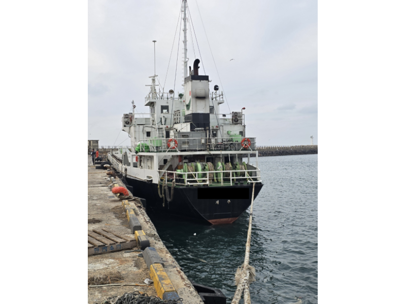日本建造的 1600吨 沿海散货船
