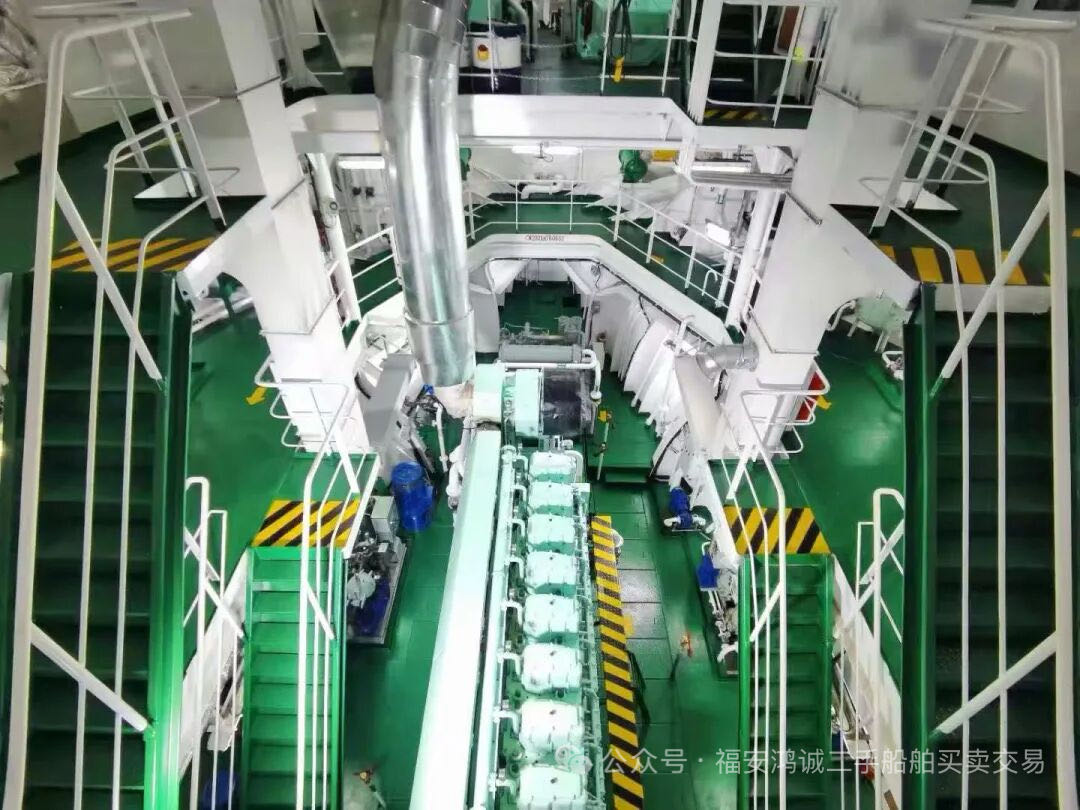 出售：25000吨集装箱船 装载标箱：1500 TEU 建造地址：中国 福建 建造完工日期：2024年