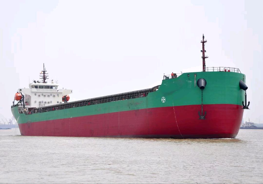 出售19000吨散货船19,000-ton bulk carrier sold