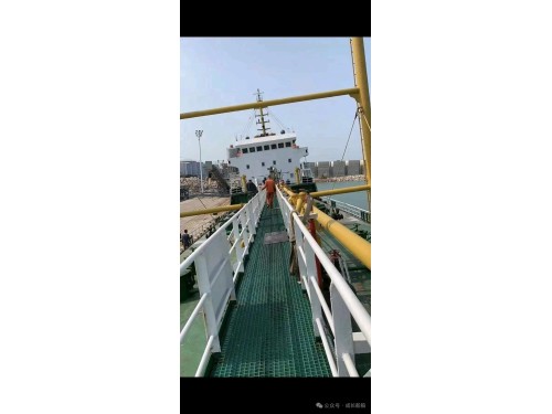 出售3600吨成品油船图3