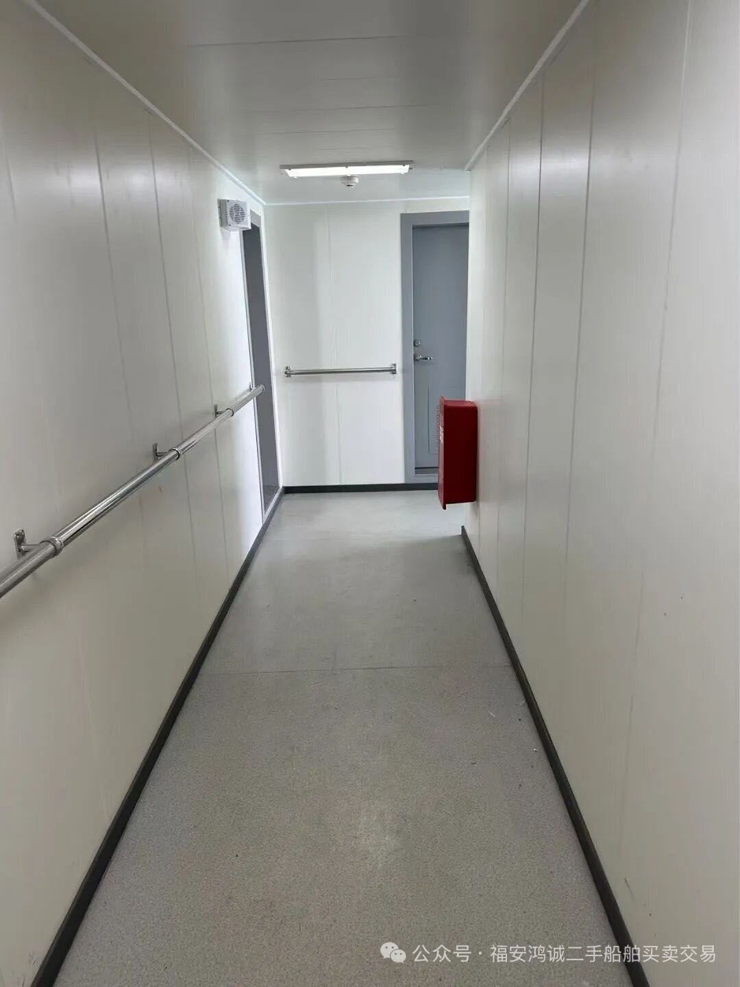 出售：25000吨集装箱船 装载标箱：1500 TEU 建造地址：中国 福建 建造完工日期：2024年