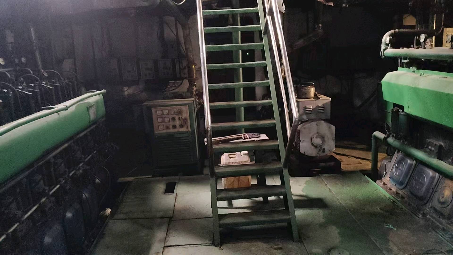 拖船
