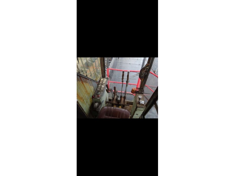 日本建造的 1300吨载重量  沿海自航挖沙船