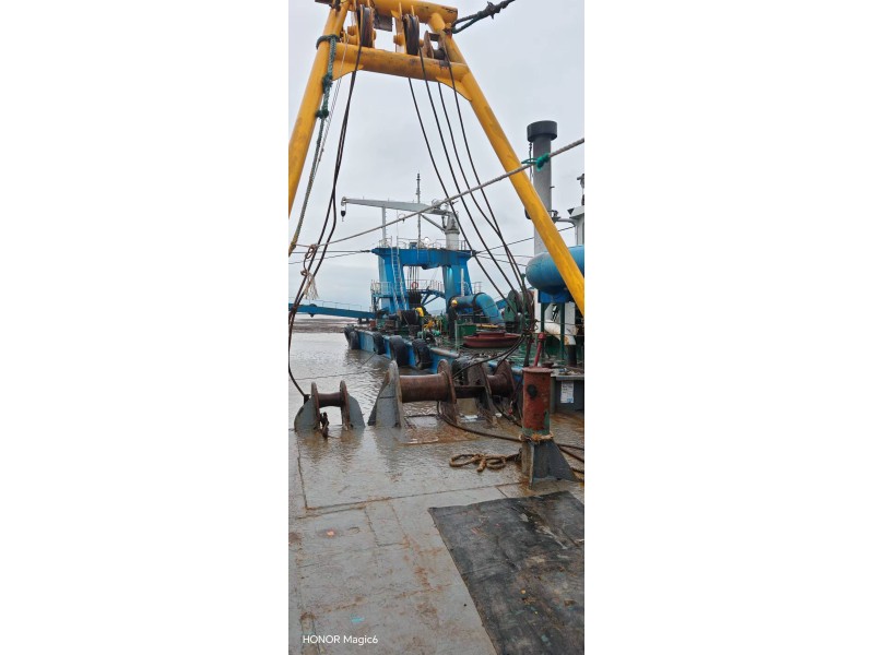 售：2004年沿海1000马力抛锚艇