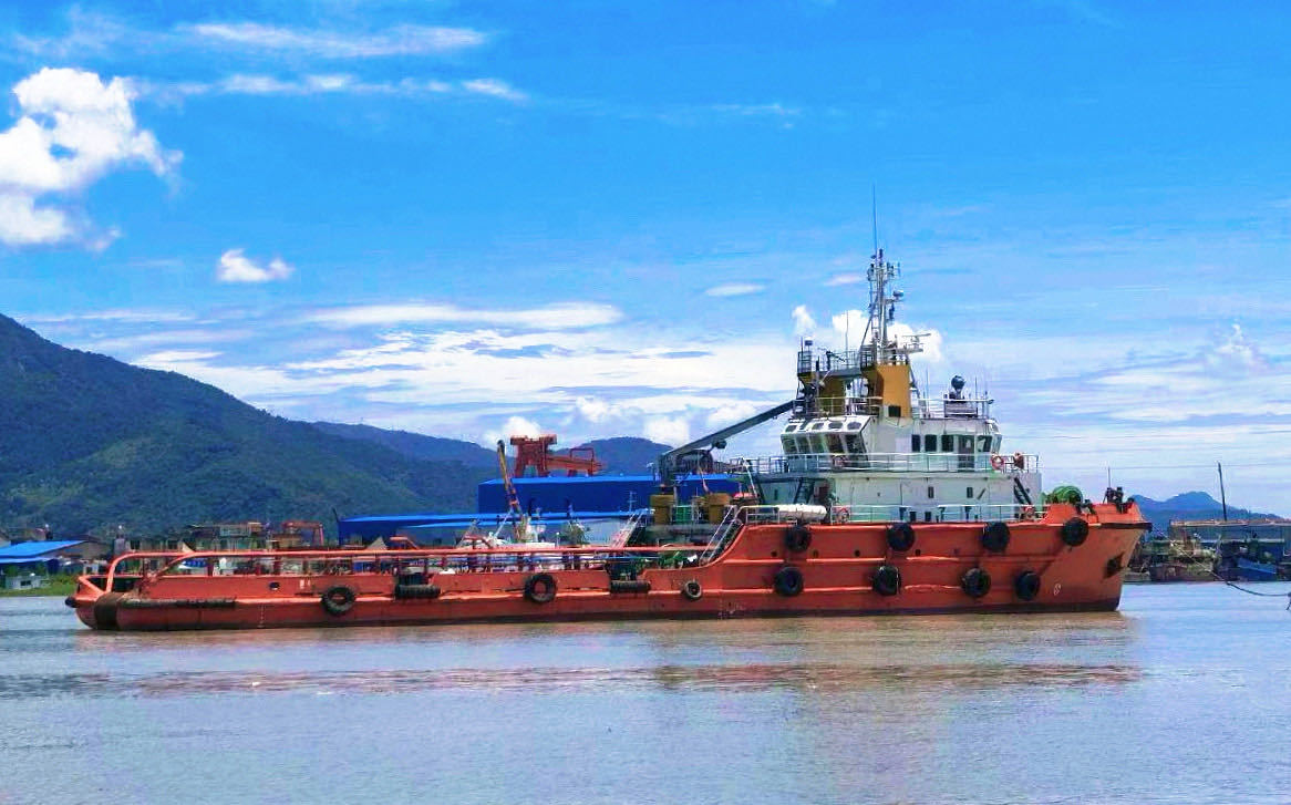 出售：3300马力三用拖轮 船舶类型：供应船   建造年份：2009年5月 建造地址：中国