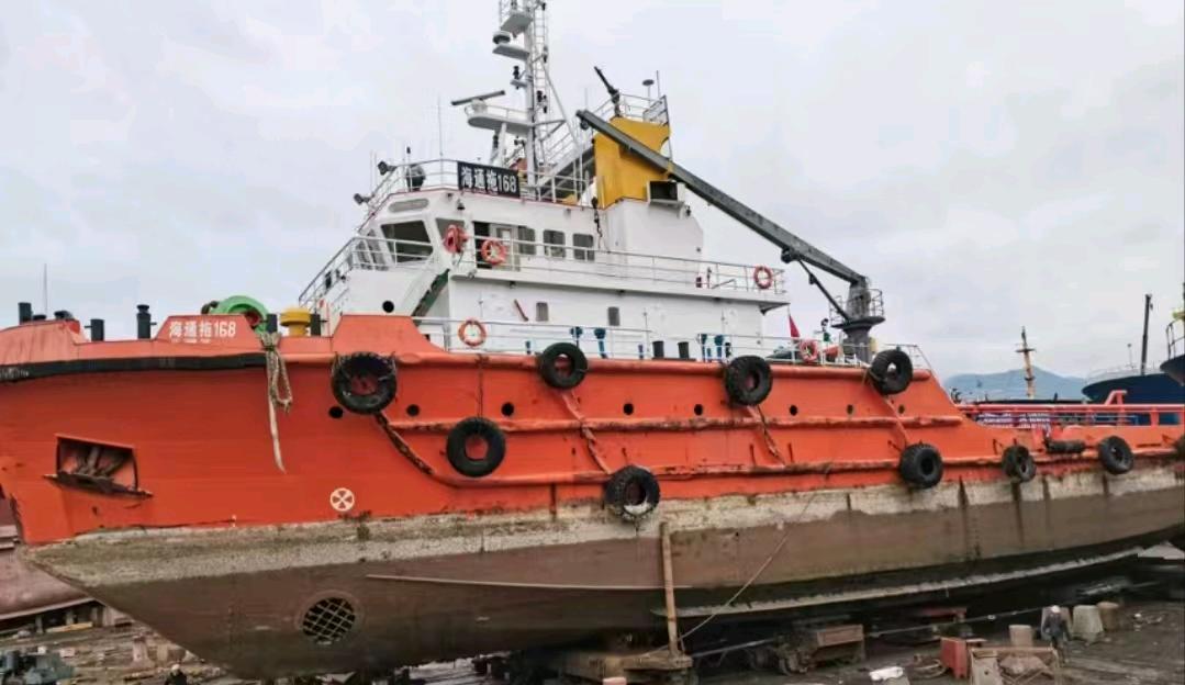 出售4000马力三用拖轮For sale 4000 HP Tugboat