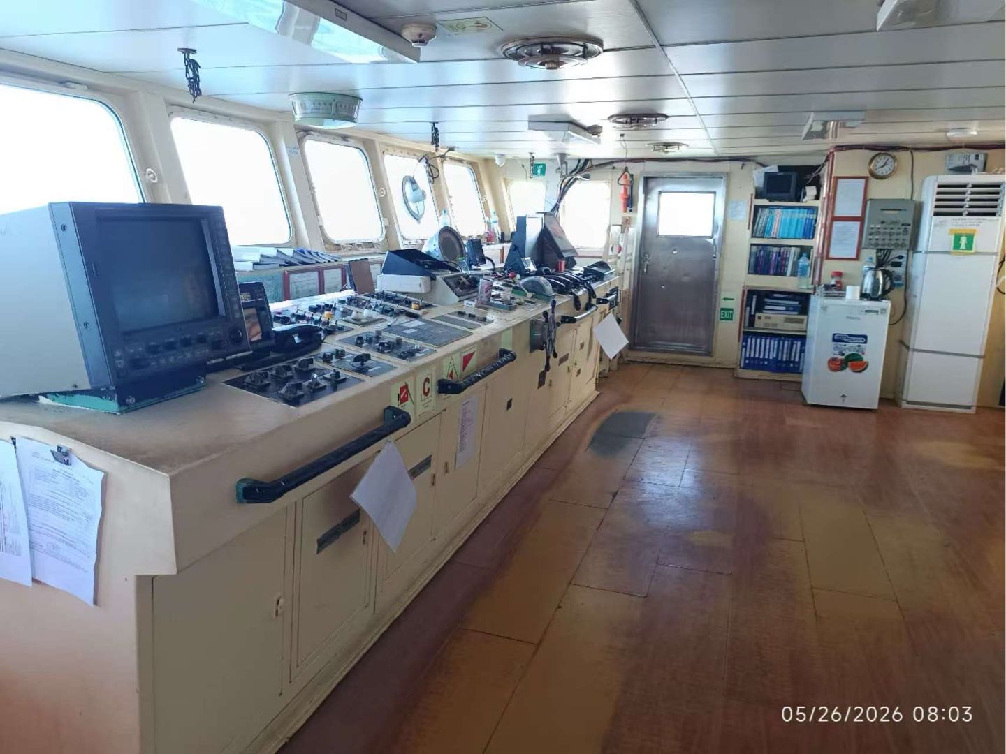 出售：5500吨外籍油轮 • 船舶类型：双壳油船（Double Hull  Oil Tanker） 建造年份：2004年 建造地址：中国