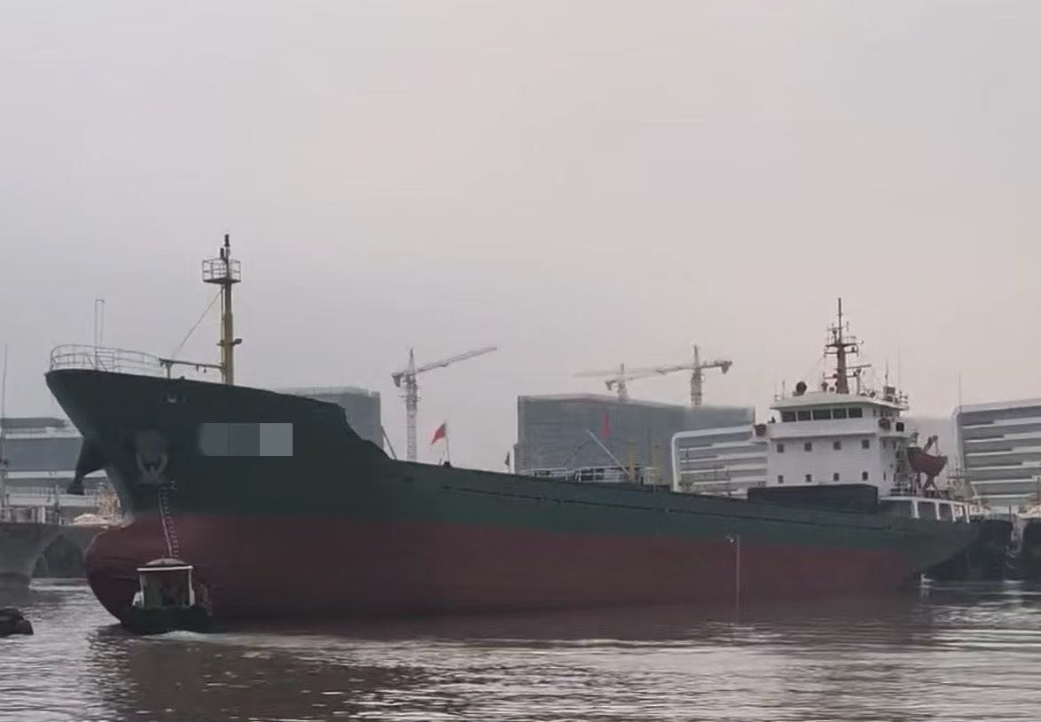 出售：3400吨在航散货船 建造年份：2006年 建造地址：China 中国