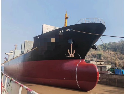 出售:15500 DWT 巴拿马籍远海散货船 船舶类型:散货船 建造完工:2009年 建造船厂:中国浙江图1